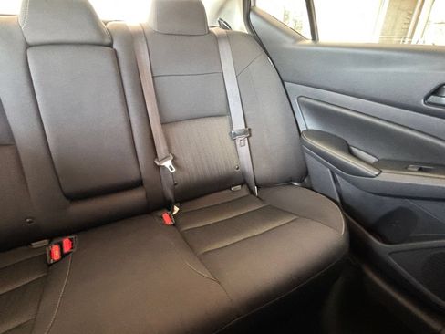 Used 2025 Nissan Altima 2.5 SV FWD image 38