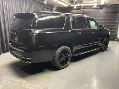 New 2026 Chevrolet Suburban Premier w/ Sun And Tow Package AWD/4WD image 8