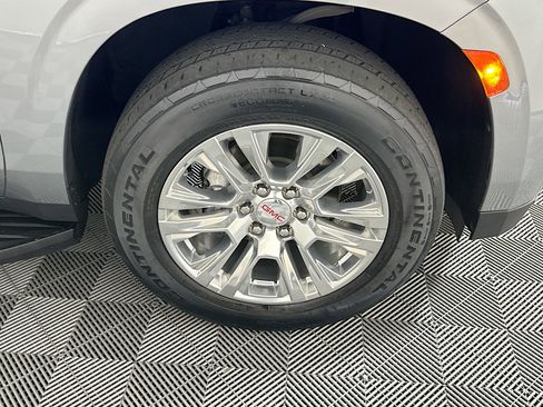 Used 2023 GMC Yukon Denali RWD image 11