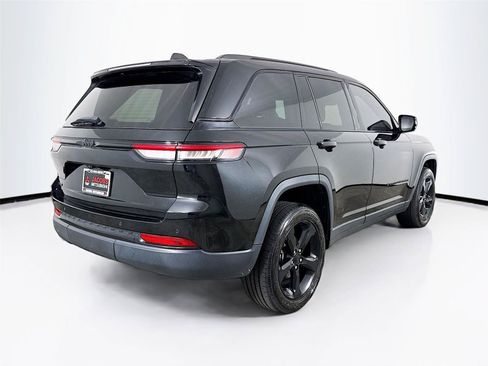 Used 2023 Jeep Grand Cherokee Altitude AWD/4WD image 41