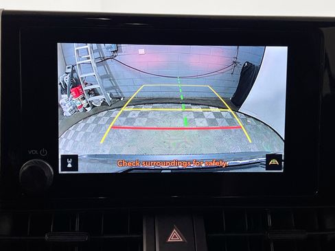 Used 2025 Toyota RAV4 XLE FWD image 28