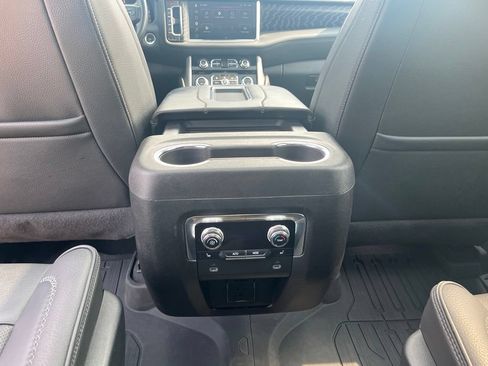 Used 2023 GMC Yukon Denali AWD/4WD image 30