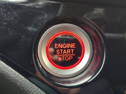 Used 2021 Honda Pilot Touring image 12