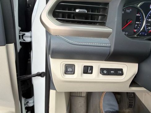 Used 2023 GMC Acadia Denali w/ Denali Technology Package AWD/4WD image 13