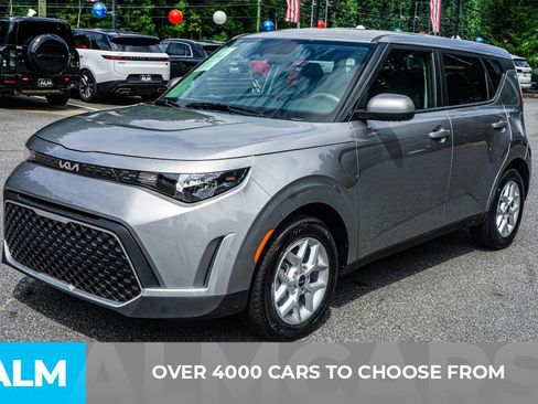 Used 2025 Kia Soul LX w/ LX Technology Package FWD image 2