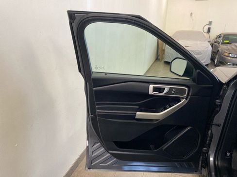 Certified 2021 Ford Explorer XLT w/ Equipment Group 202A image 13