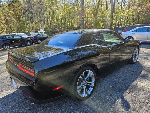 Used 2020 Dodge Challenger R/T image 9