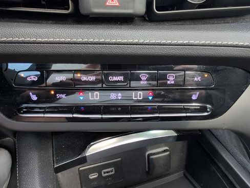 Used 2022 Buick Envision Essence w/ Sport Touring Package FWD image 14