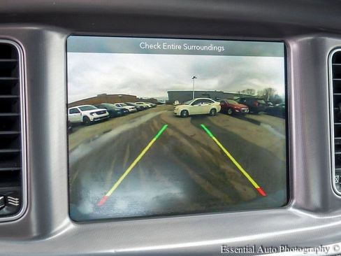 Used 2019 Dodge Charger SXT w/ Navigation & Travel Group image 17