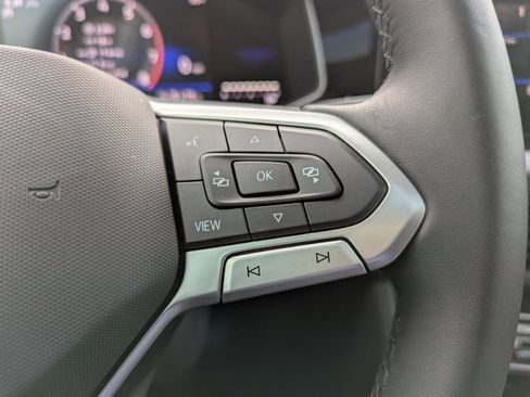 Certified 2025 Volkswagen Jetta SE w/ Sunroof Package image 14