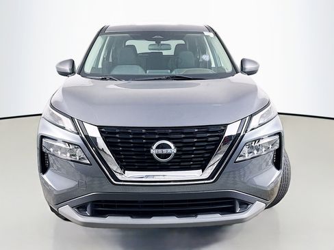 Used 2023 Nissan Rogue SV FWD image 2
