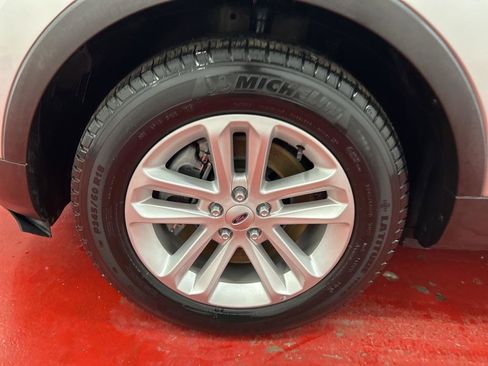 Used 2016 Ford Explorer XLT w/ Equipment Group 201A FWD image 16