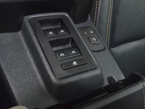 Certified 2025 Ford Bronco Badlands AWD/4WD image 35