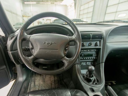 Used 2002 Ford Mustang GT RWD image 5