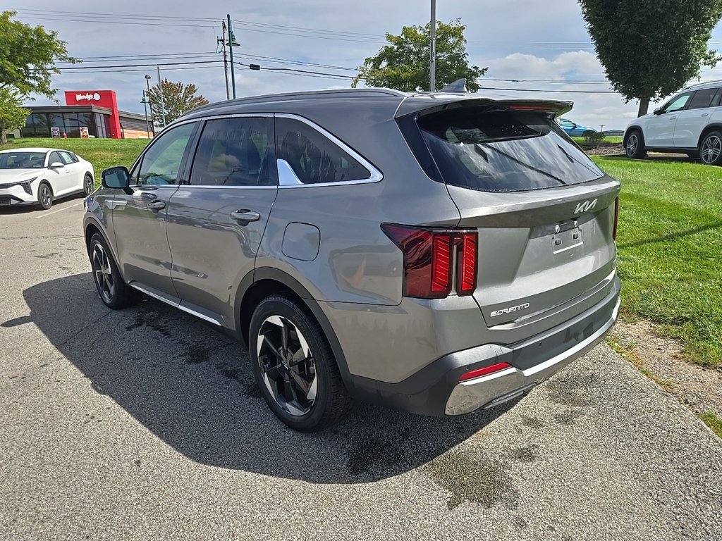 Certified 2025 Kia Sorento EX AWD/4WD image 7