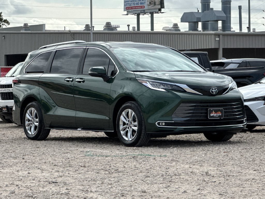 Used 2026 Toyota Sienna Limited AWD/4WD image 8