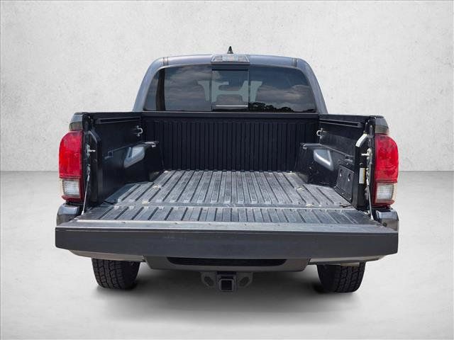 Used 2023 Toyota Tacoma SR5 AWD/4WD image 7