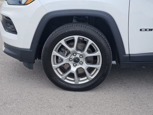 Used 2025 Jeep Compass Limited AWD/4WD image 12