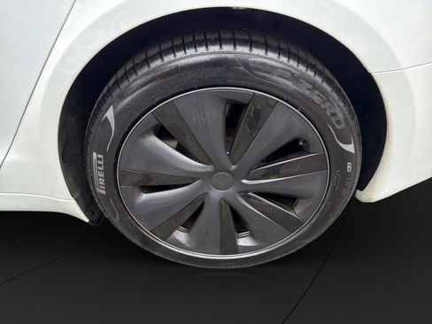 Used 2022 Tesla Model S image 22