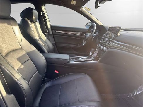 Used 2022 Honda Accord Sport image 15