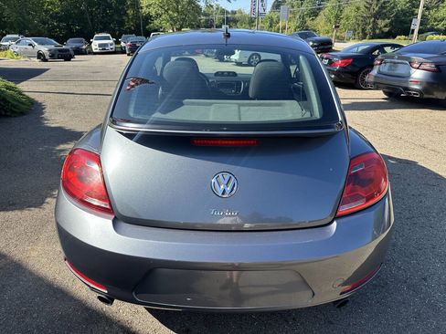 Used 2012 Volkswagen Beetle 2.0T image 5