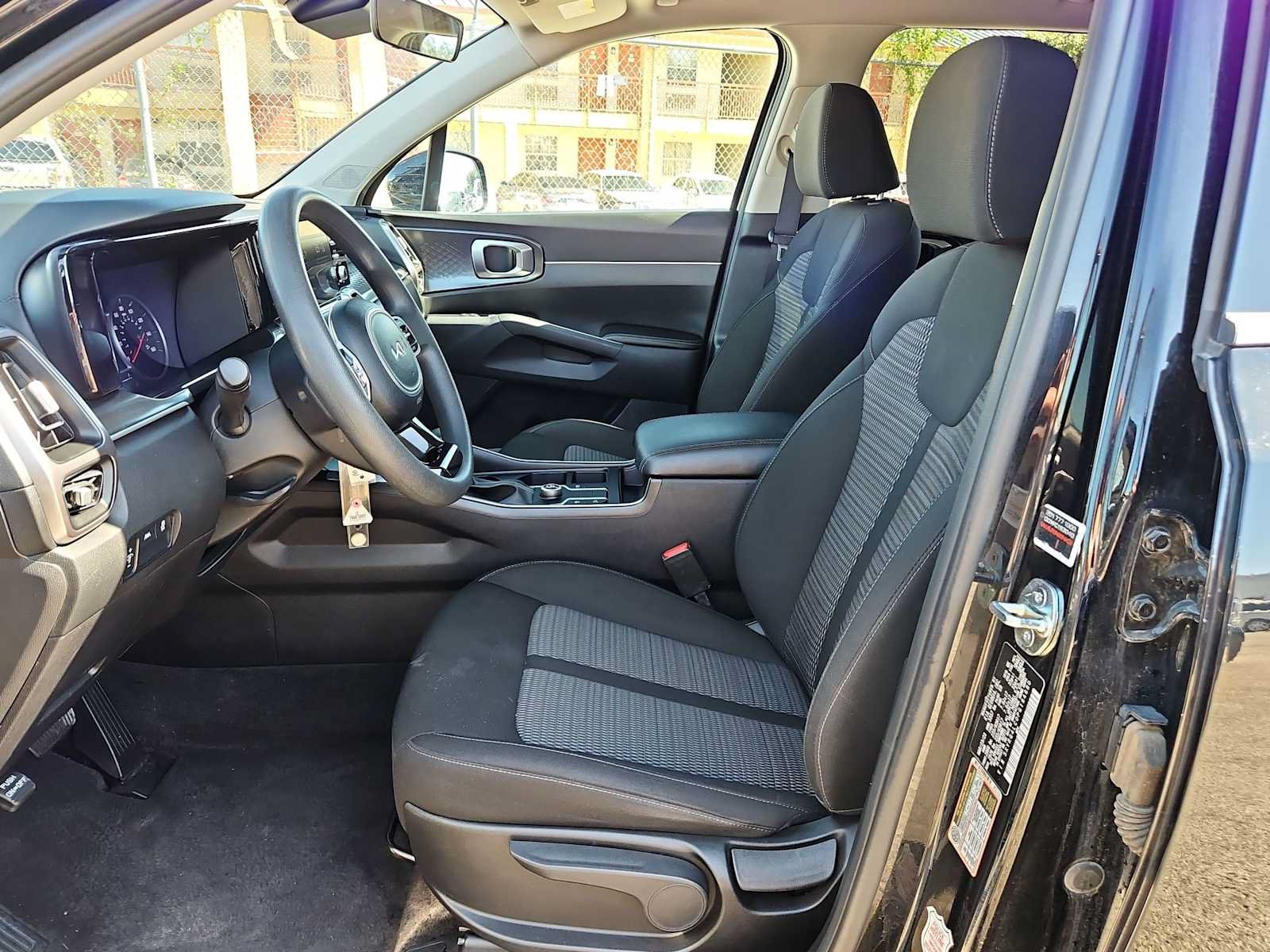 Used 2023 Kia Sorento LX FWD image 18