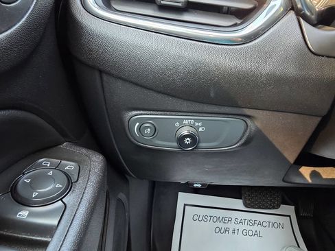 Used 2022 Chevrolet Equinox LT AWD/4WD image 34
