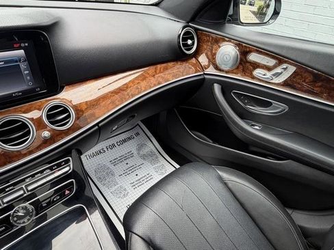 Used 2017 Mercedes-Benz E 300 4MATIC image 19