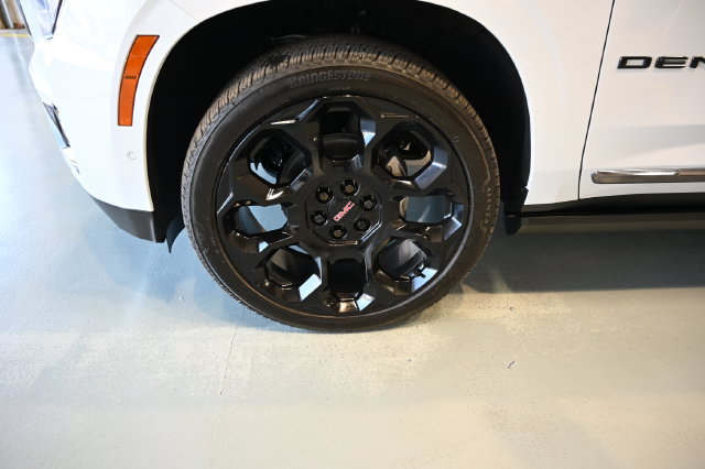 New 2026 GMC Yukon XL Denali Ultimate AWD/4WD image 38
