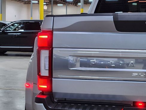 Used 2022 Ford F350 Platinum image 20