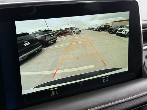 Certified 2023 Chevrolet Suburban Premier image 17