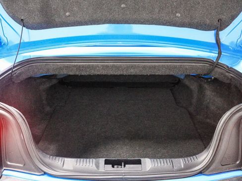 Used 2022 Ford Mustang Premium RWD image 43