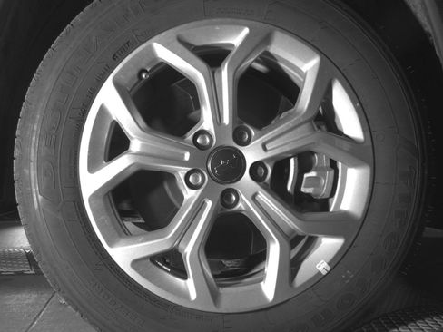 Used 2025 Jeep Compass Latitude image 15