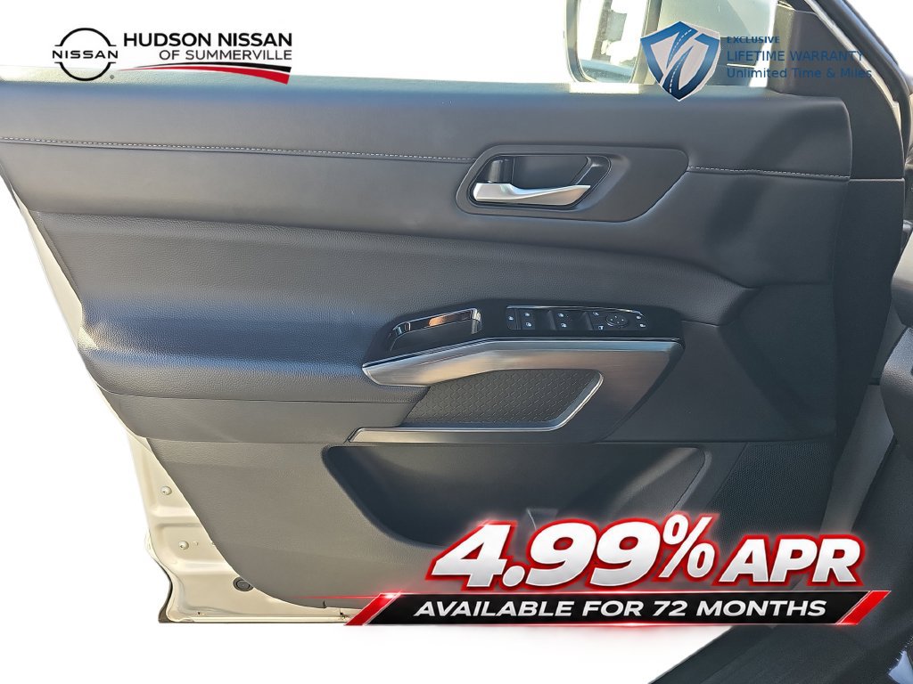 Used 2025 Nissan Pathfinder SL FWD image 27