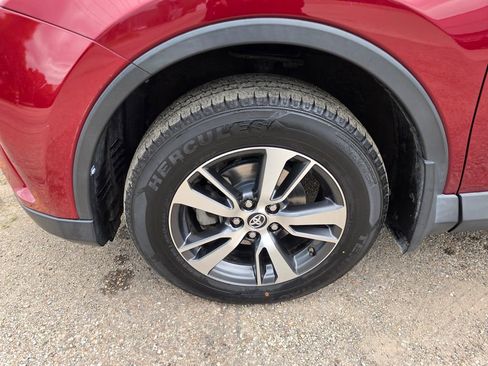 Used 2018 Toyota RAV4 XLE w/ Plus Extra Value Package AWD/4WD image 3