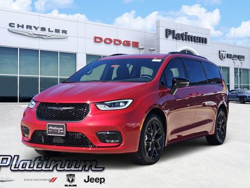 New 2026 Chrysler Pacifica Select w/ S Appearance Package image 2