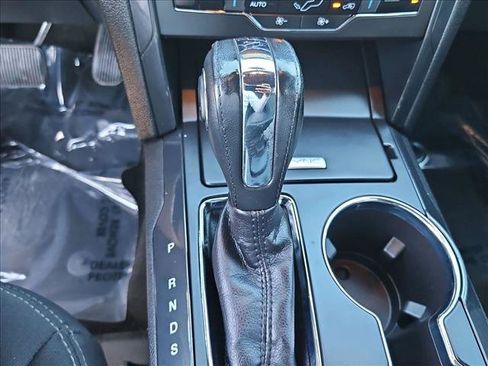 Used 2018 Ford Explorer XLT w/ Equipment Group 201A AWD/4WD image 12