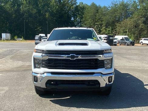 Used 2026 Chevrolet Silverado 2500 LT w/ All Star Edition AWD/4WD image 2