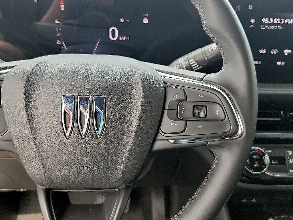 Used 2025 Buick Envista Sport Touring w/ Advanced Safety Package FWD image 19