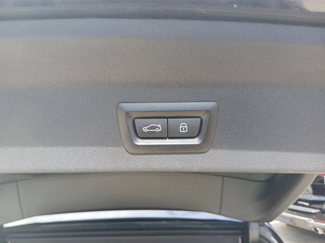 Used 2024 BMW X3 sDrive30i w/ M Sport Package RWD image 10
