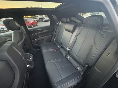Used 2026 Cadillac Lyriq Luxury RWD image 15