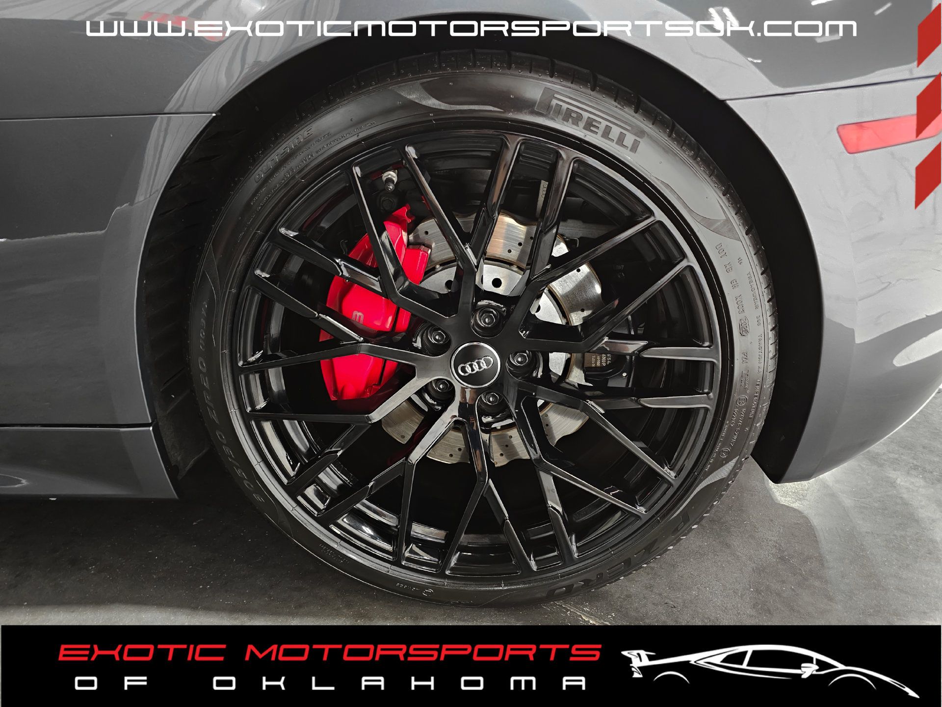 Used 2017 Audi R8 V10 w/ Carbon Exterior Package AWD/4WD image 35