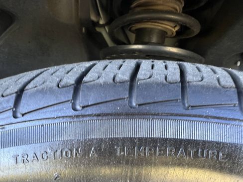 Used 2024 BMW X4 xDrive30i w/ Premium Package image 12