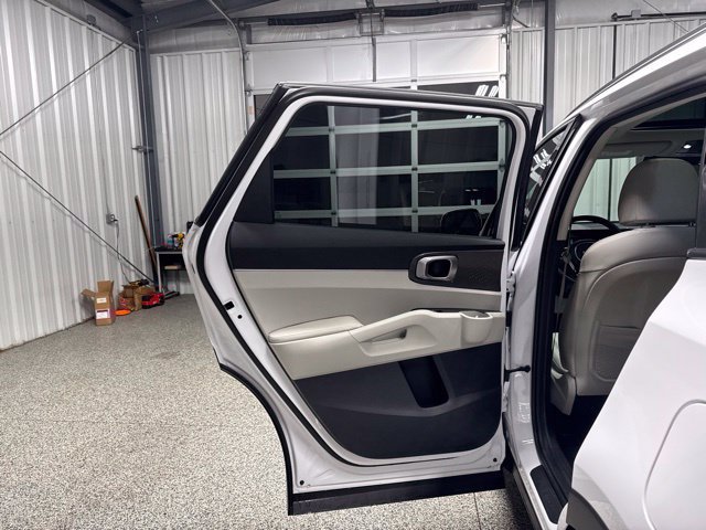 Used 2025 Kia Sorento S w/ Panoramic Sunroof Package FWD image 17