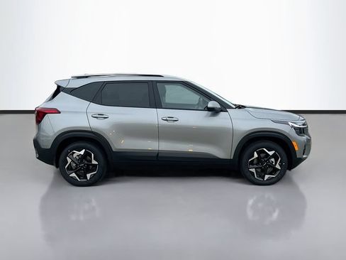 New 2026 Kia Seltos S FWD image 8
