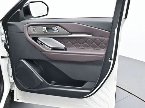 New 2026 Ford Explorer Platinum AWD/4WD image 32