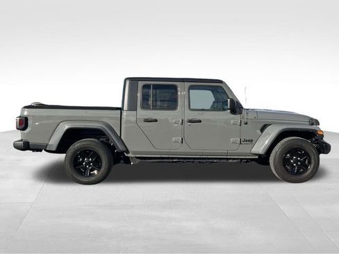 Used 2021 Jeep Gladiator Sport image 8