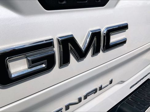 Used 2022 GMC Sierra 1500 Denali AWD/4WD image 8
