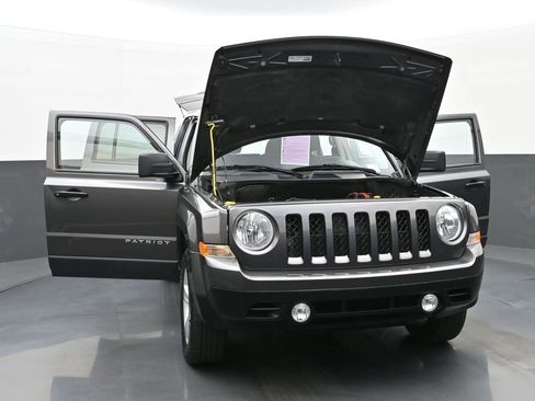 Used 2017 Jeep Patriot Sport image 47