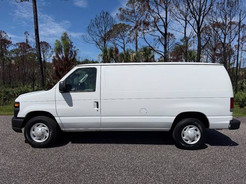 Used 2008 Ford E-250 and Econoline 250 RWD image 2